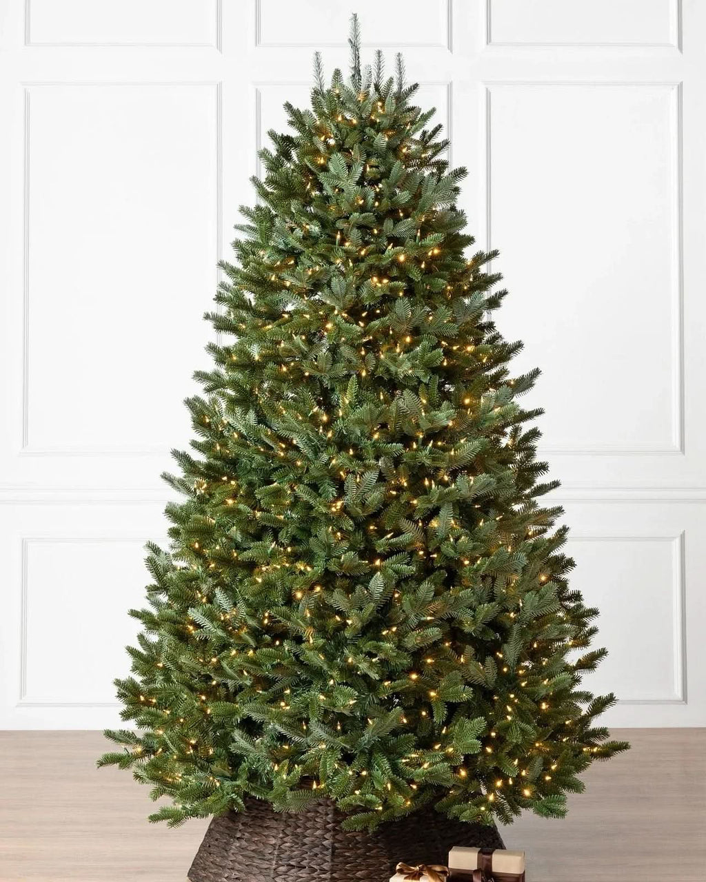 Árvore de Natal Verde Premium com Galhos Articulados, Suporte Metálico com Rodinhas e Micro LEDs Embutidos